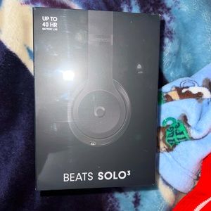 BEATS SOLO 3-Black(BRAND NEW)